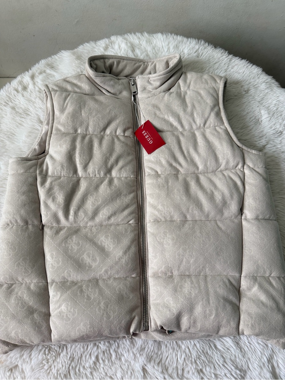GUESS Quilted Sleeveless Puffer Vest in Light Taupe